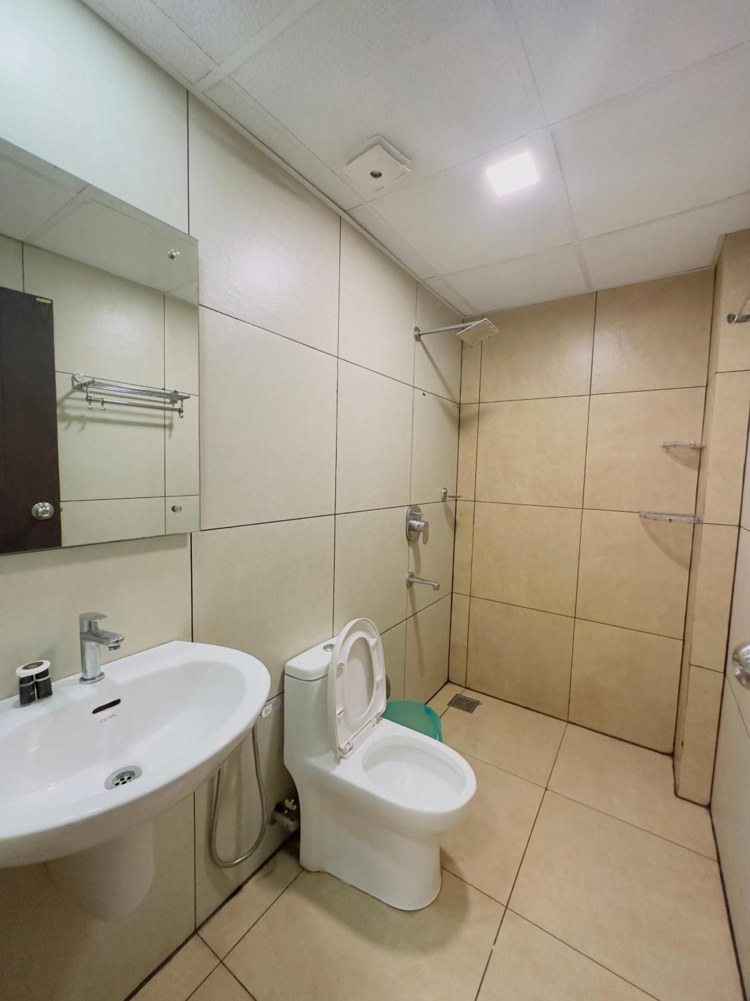 Hotel Lets Stay Kochi Екстер'єр фото