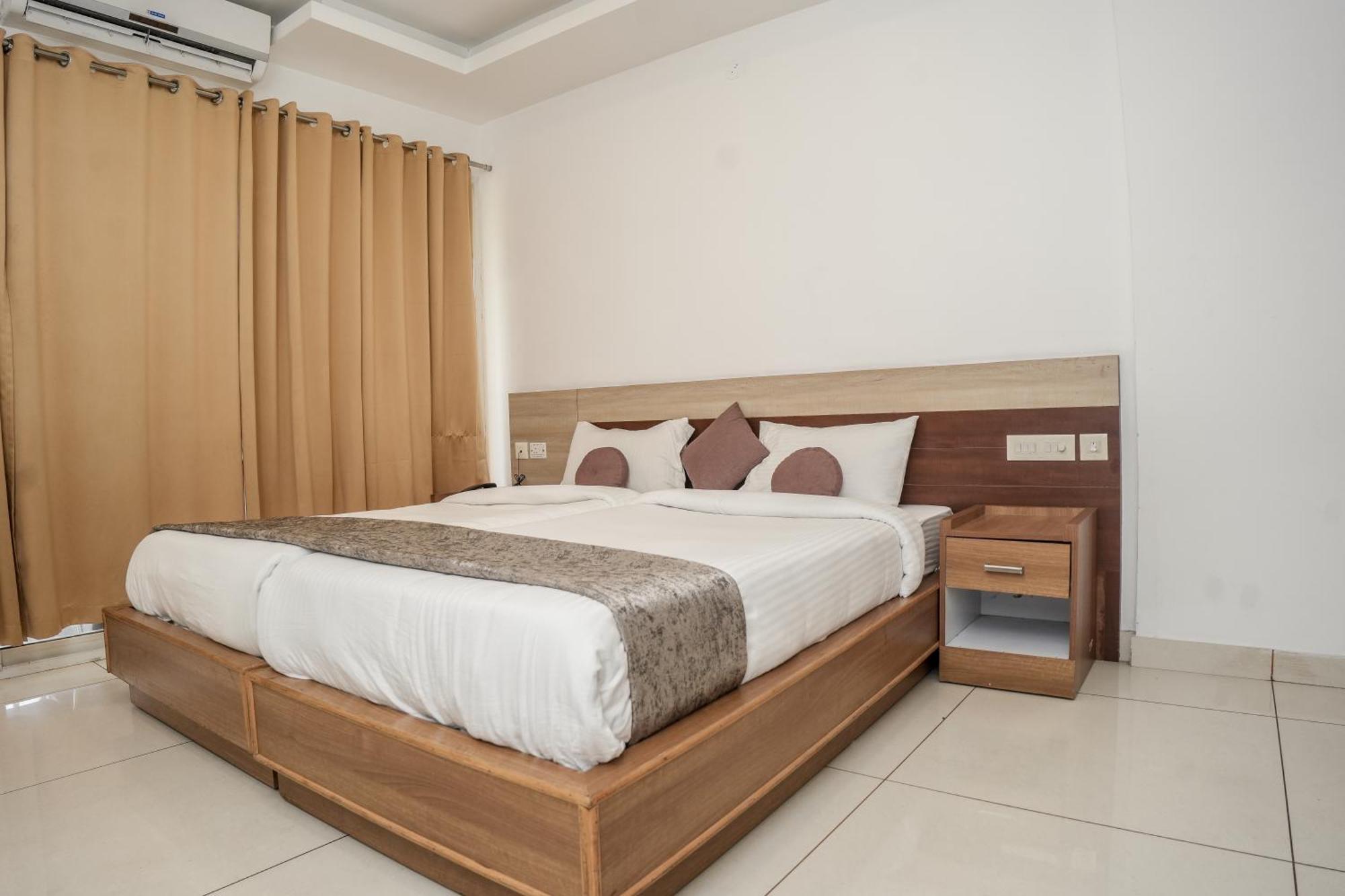 Hotel Lets Stay Kochi Екстер'єр фото