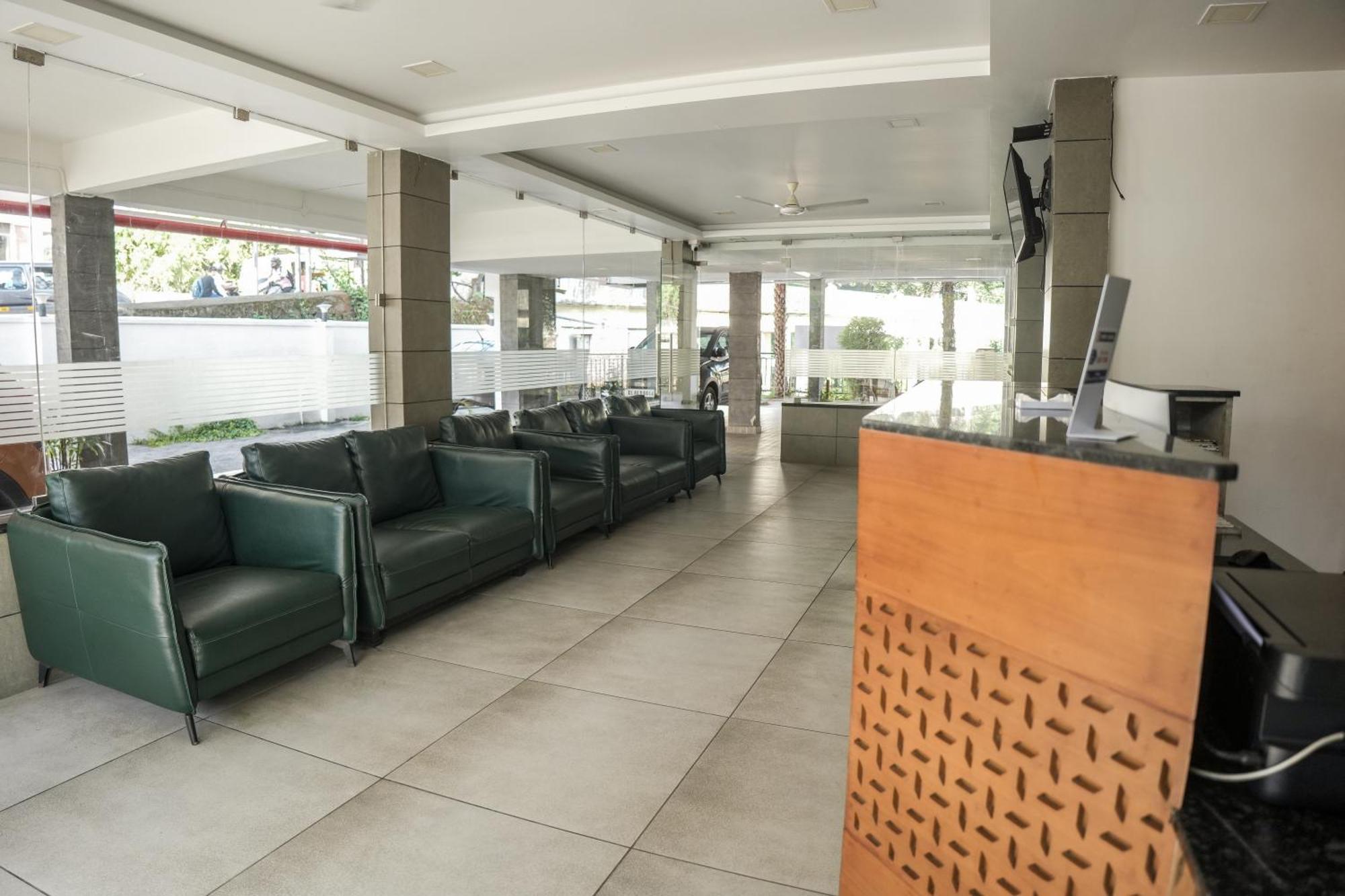 Hotel Lets Stay Kochi Екстер'єр фото
