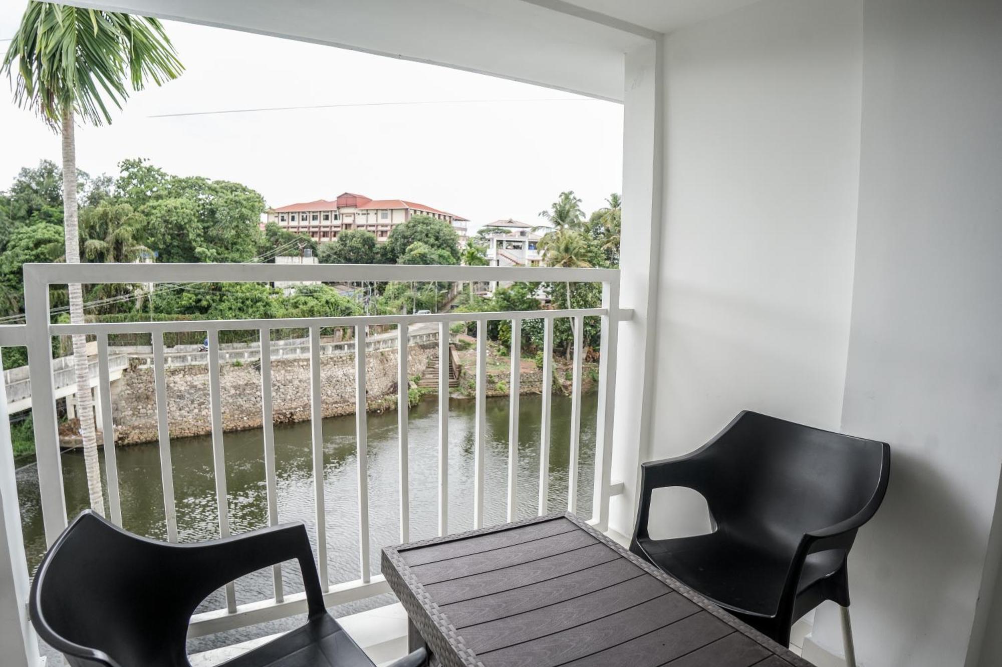 Hotel Lets Stay Kochi Екстер'єр фото