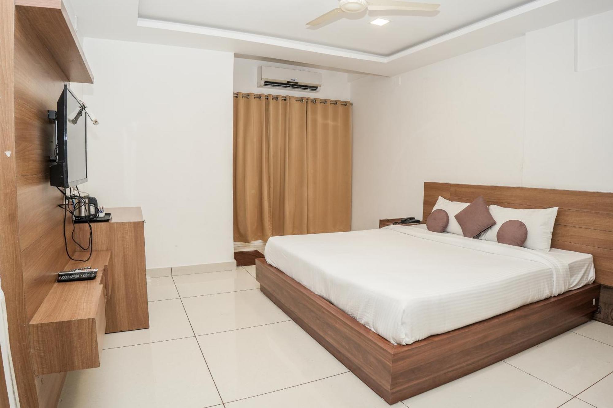 Hotel Lets Stay Kochi Екстер'єр фото