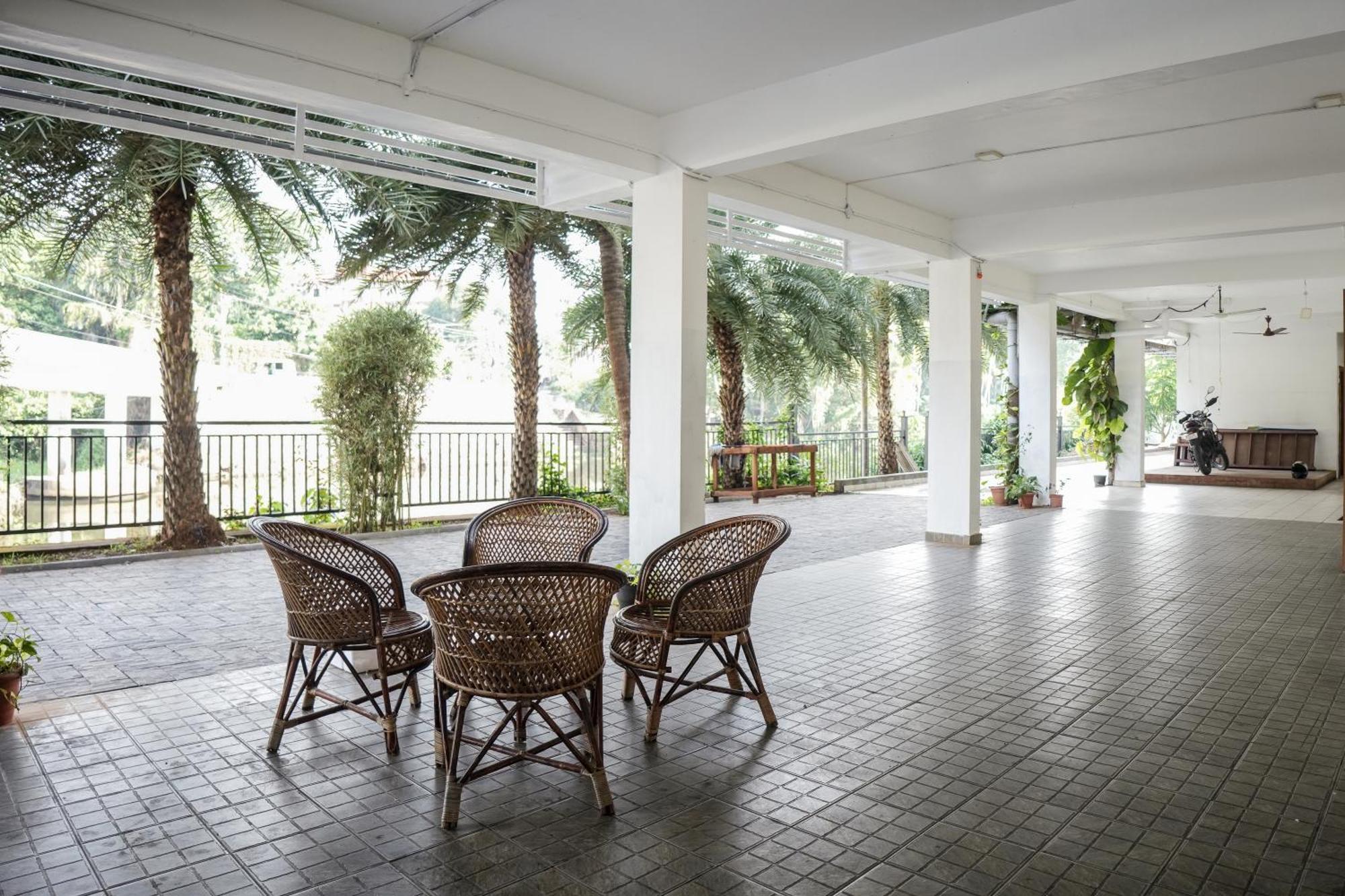 Hotel Lets Stay Kochi Екстер'єр фото