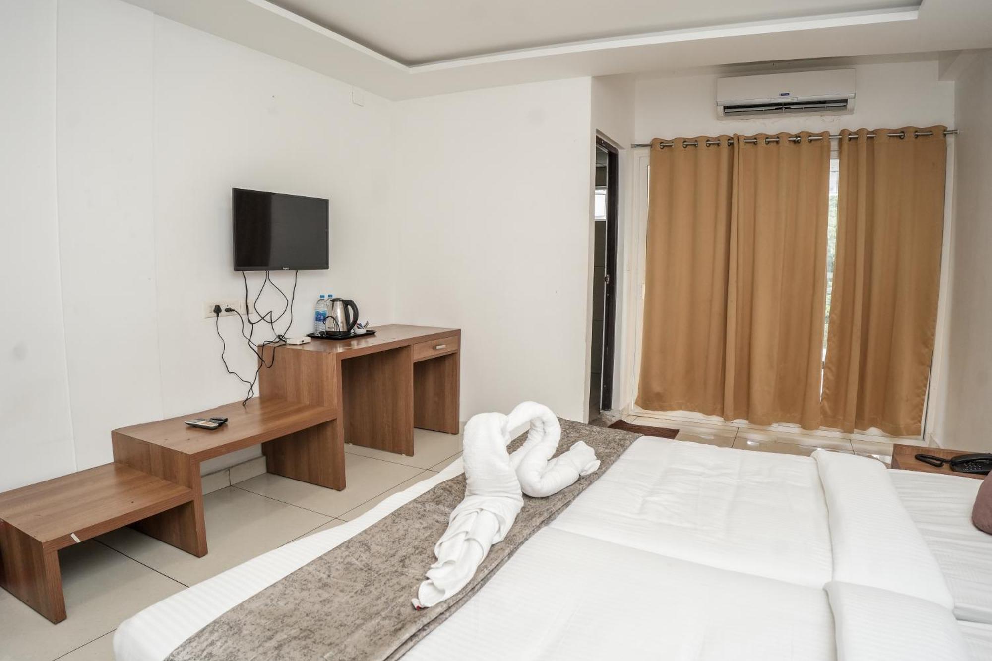 Hotel Lets Stay Kochi Екстер'єр фото